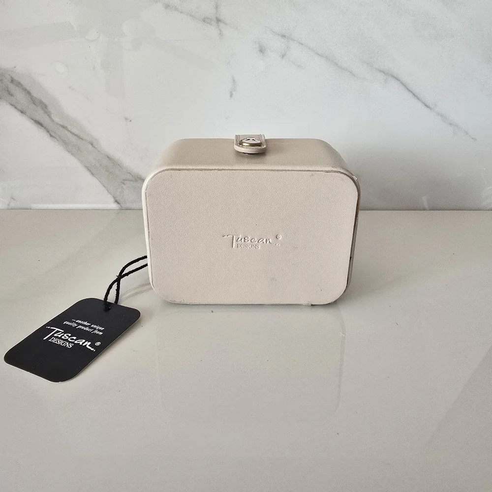 Tuscan Designs | Cream Jewelry Travel Case